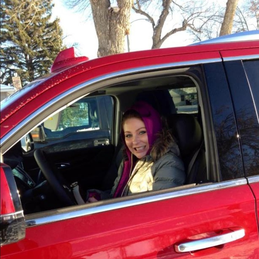 Meet your Posher, Alicia